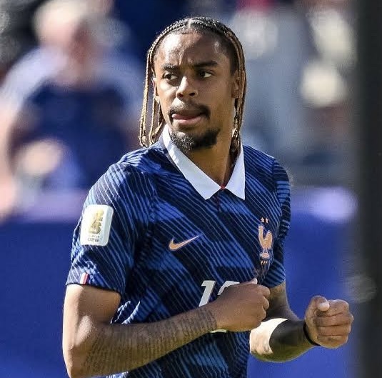 Carragher Warns Liverpool Off €150m Barcola Move