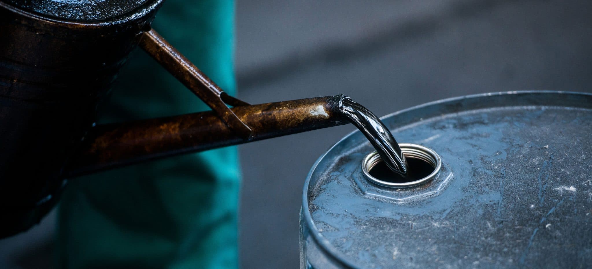 Oil prices dip on talk of Venezuela quitting OPEC